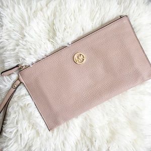 💖 Michael Kors Fulton Clutch in Ballet 💖
